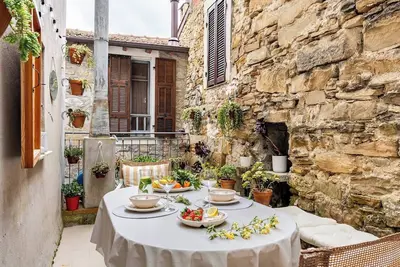 Image de CasaDelGrillo Countryhouse in Liguria close to the sea and the Côte d'Azur.