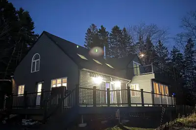 Image de DownEast ocean bay waterfront home sleeps 6. 35 min. to Acadia and Bar Harbor.