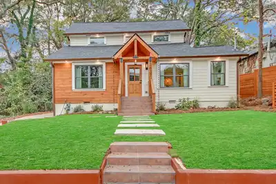 Image de Spacious 5-bedroom Luxury house seconds from Atlanta Airport with All  Amenities