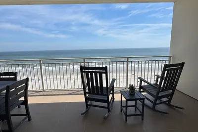 Image de New Ocean Life ocean front condo - Read sister condo's reviews Vrbo 111494