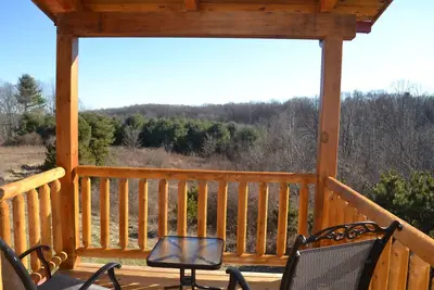 Image de Beautiful log cabin in Hocking Hills