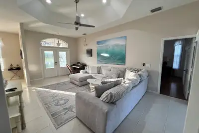 Image de Spacious 4-bedroom pool house with WiFi and Ac in charming Vero Beach