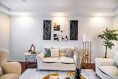 Image de New! 5br Mt View Haven - 15min to Airport & 30 min to Downtown + Garage Parking