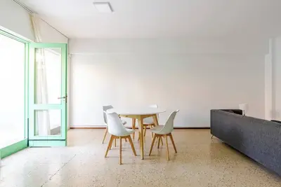 Image de Apartment in the city center. Very bright and functional.