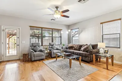 Image de Breathtaking 360' Surround Mountains View Serene Corner Home in Gated Community