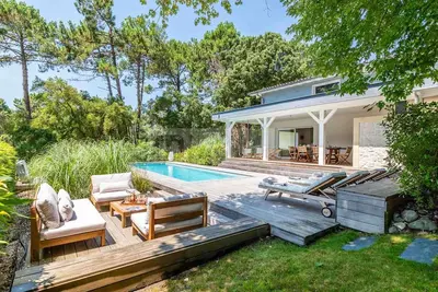 Image de Charmante Villa Avec Piscine Chauffee Surplombant Le Golf