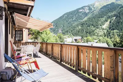 Image de Chalet 'Le Tougne' avec vue sur montagne, terrasse privée et balcon