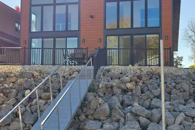 Image de The Ultimate Relaxation- Brand New Construction home on the Mississippi River!