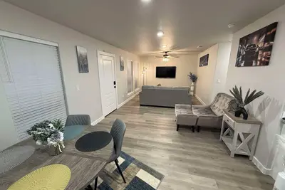 Image de Freshly Built Cottage-Style Home, 3 bedroom, 2bath fully equipped! !