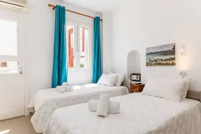 Image de Maison d'hôtes 'Anchor Yalos - Twin Bed Room 2' avec Wi-Fi et climatisation