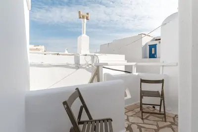 Image de Maison d'hôtes 'Anchor Yalos Room 6' avec balcon, Wi-Fi et climatisation