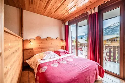Image de Studio 'L'Ourson - 4 Pers' avec vue sur montagne, balcon et Wi-Fi