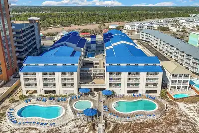 Image de Affordable Two-Story Condo Sugar Beach