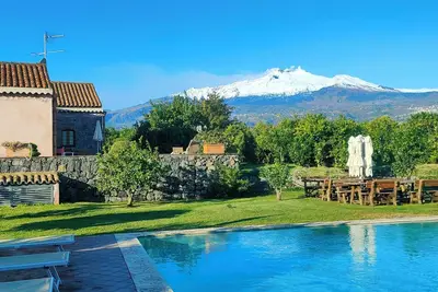Image de Agriturismo Galea: pool, Sicilian food, Etna, Taormina, and the sea for relaxation.