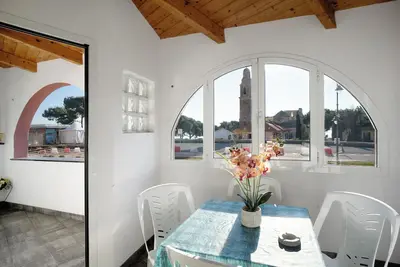 Image de Appartement 'Bici Sole E Mare' avec vue sur mer, terrasse privée et climatisation