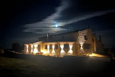 Image de Maison de campagne \"Masía La Parreta\" avec vue sur la montagne, terrasse et jardin privés