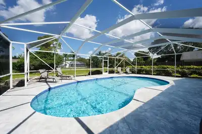 Image de Charming 4-bedroom house in wonderful Wellington, 11 Minutes to Wef