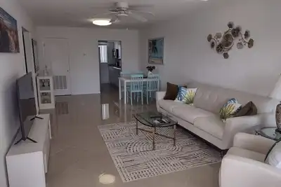 Image de 2-beds apartment in quiet area in Daytona Beach with WiFi, Playground and more.