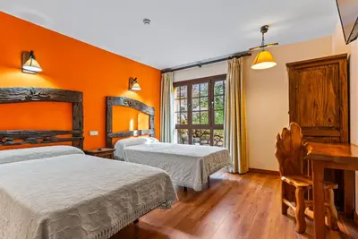 Image de Maison de campagne 'El Acebo' avec piscine partagée, jardin partagé et Wi-Fi