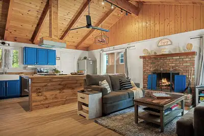 Image de Big Bear Cabin+ Hot Tub+ Pet Friendly+ Fire Pit and Yard! Steps to mountain!