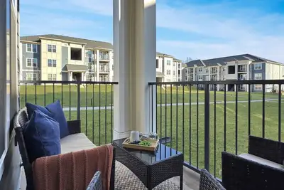 Image de Modern Comfort Near Mooresville's Attractions