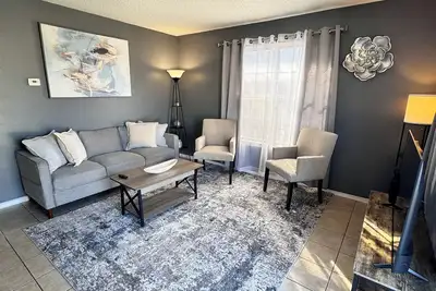 Image de Comfort Home • Downtown Access + Parkside Stay