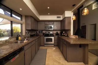 Image de Lush retreat minutes from Old Town and Salt River Fields with Camelback views