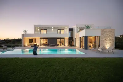 Image de Villa Asmoa for 8 people near PoreÄŤ with 45 m2 heated pool, wellness & sea view