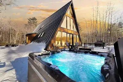 Image de Razor Brook Chalet | Luxury A-Frame with Hot Tub