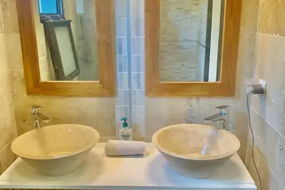 Image de Casa Toscane, villa de standing Ă St Gilles les Bains, piscine, jacuzzi