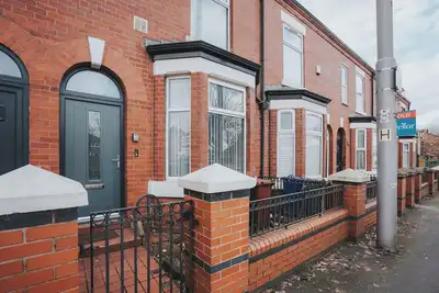 Image de Spacieuse maison de 4 chambres avec jardin à Manchester