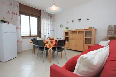Image de Appartement moderne de trois pièces avec vue panoramique sur la mer