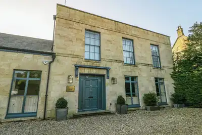Image de Cotswold House, pet friendly, with open fire in Moreton-In-Marsh