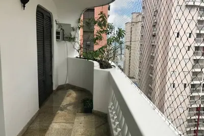 Image de Pitangueiras, Guaruja. Large, clean, family-friendly apartment. Beach service.