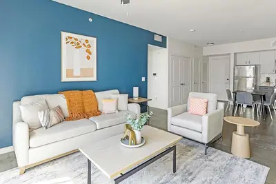 Image de Landing at Lofts at Sylvan Thirty - 2 Bedrooms. . .