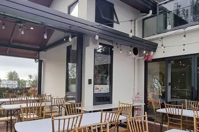 Image de Salablanca Tagaytay Brand New Luxury Home with plush beds balcony & home theater