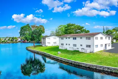 Image de Family-Friendly Condo– Sleeps 11 - Palm Wave Stays