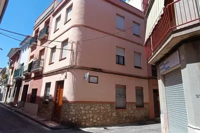 Image de Large bright house in the center for a family or a large group of people