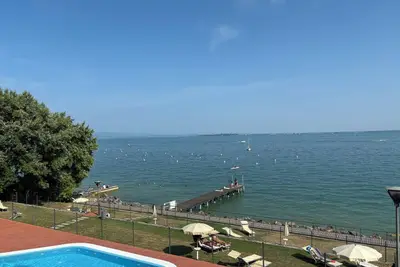 Image de Luxury apartment in residence Gardazzuro with pools, directly on Lake Garda
