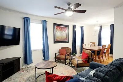 Image de Bolton Blue-3 Bed Home Location