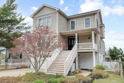 Image de 4br 3ba Dog-friendly Retreat with Sunset Views & Elevator -block from the Bay