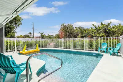 Image de Fun In The Sun: Close to Beach - Swimming Pool - Backyard!