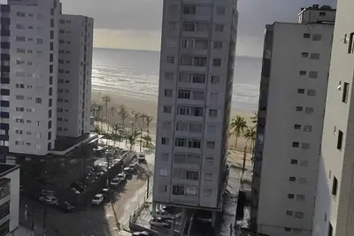 Penthouse 1 block from the beach!