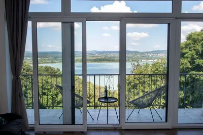 Image de Lakeview Home in Tihany with Hot Tub
