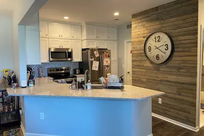 Image de Charming lower level 2-bedroom condo in wonderful Clinton Twp with WiFi, Ac