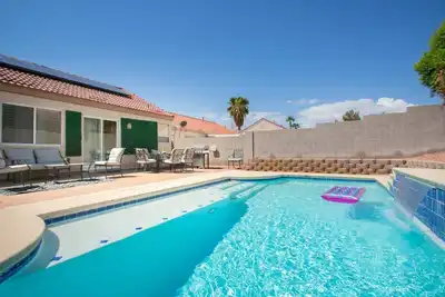 Image de Spectacular 3br Home w/ Pool