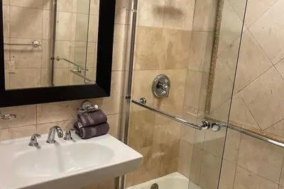 Image de 3-bedroom apartment in lovely Condado with WiFi, Ac