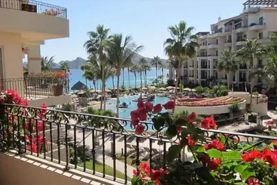 Image de 4 Units from The Ocean, Villa 1304, Beachfront