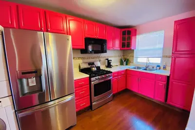 Image de Live the Dream at Nyc Barbie’s House: Chic 4-Bed, 2. 5-Bath Bronx Getaway!