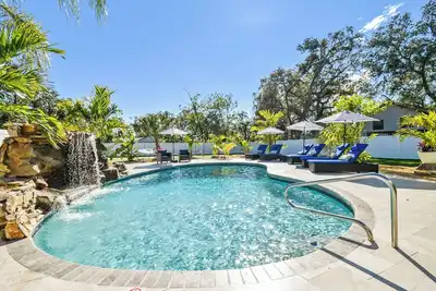 Image de Tropical Oasis in the Heart of Tampa - Perfect for Families or Couples